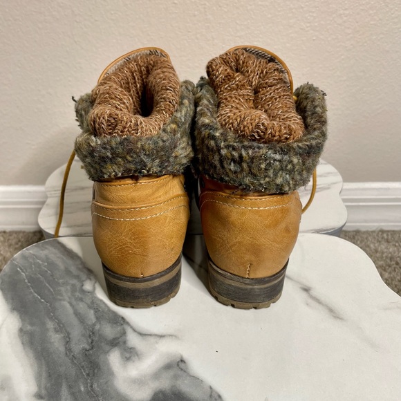 Tan Combat/hiking Boots - Picture 4 of 5